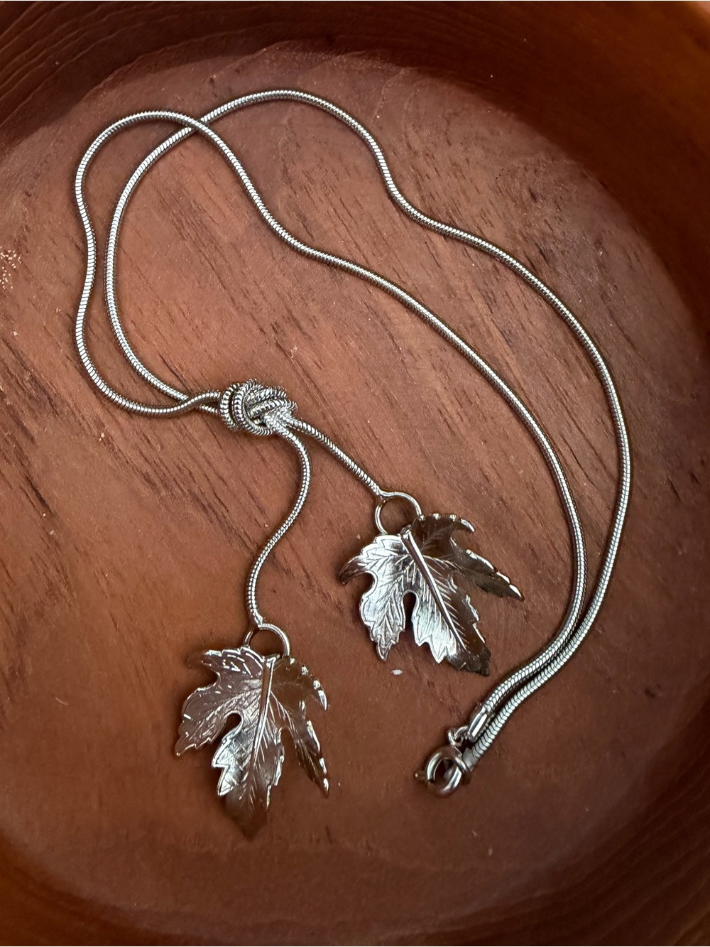 Vintage Silver Tone Double Maple Leaf Lariat Necklace Snake Chain